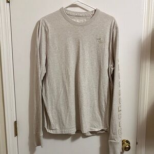 Abercrombie & Fitch Light Gray Long Sleeve Tee
